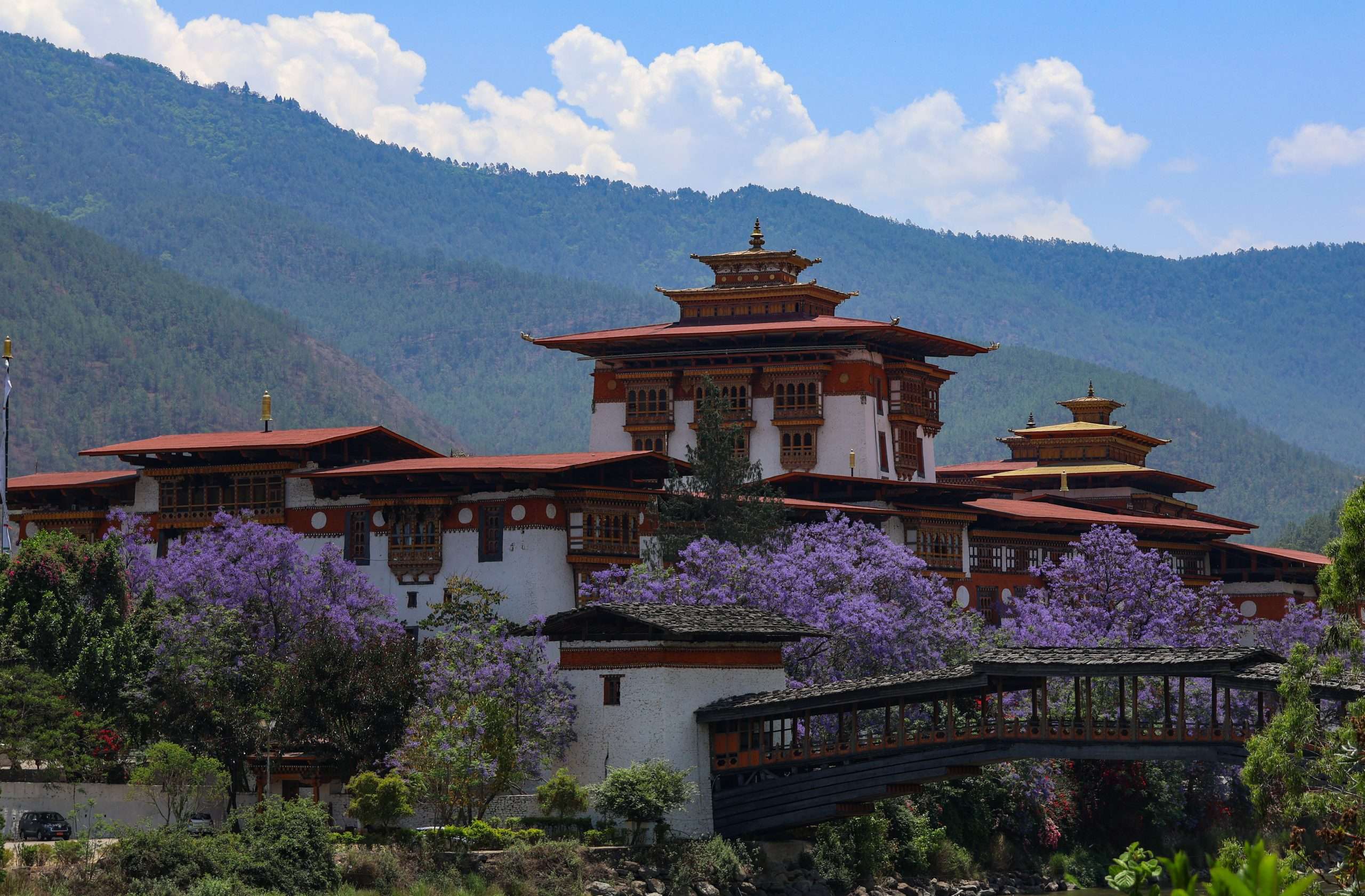 Bhutan in April 2027: Weather, Festivals & Travel Guide | Omsha Travel