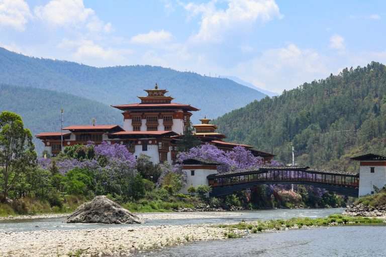 How to Travel from Dhaka to Bhutan