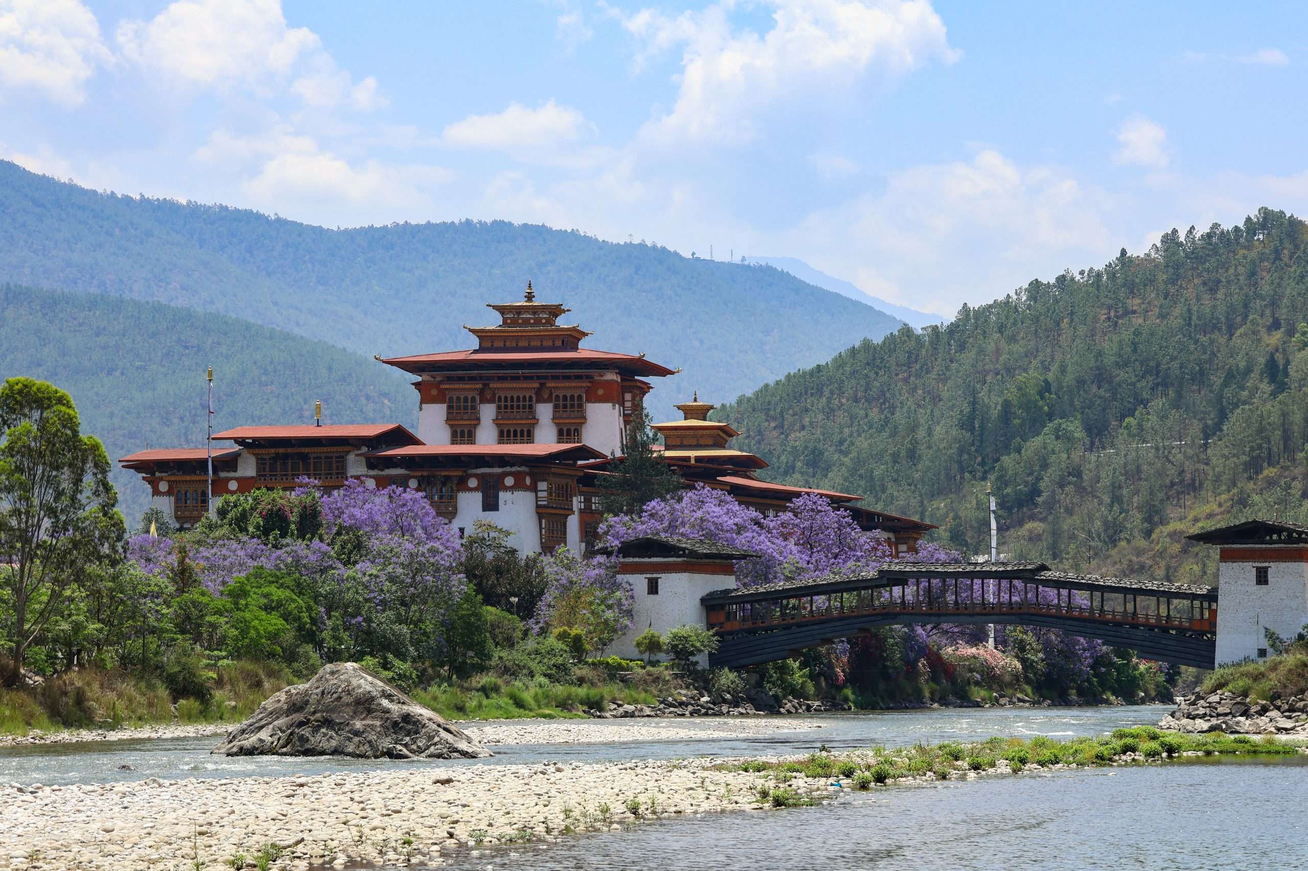 How to Travel from Dhaka to Bhutan